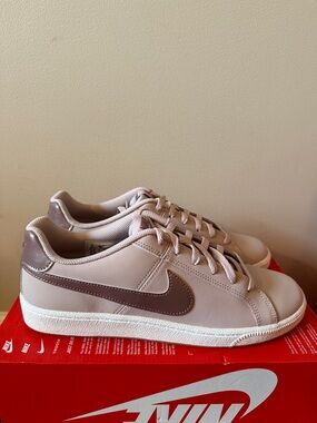Nike Court Royale Particle Rose 749867-600 Women’s Size 11